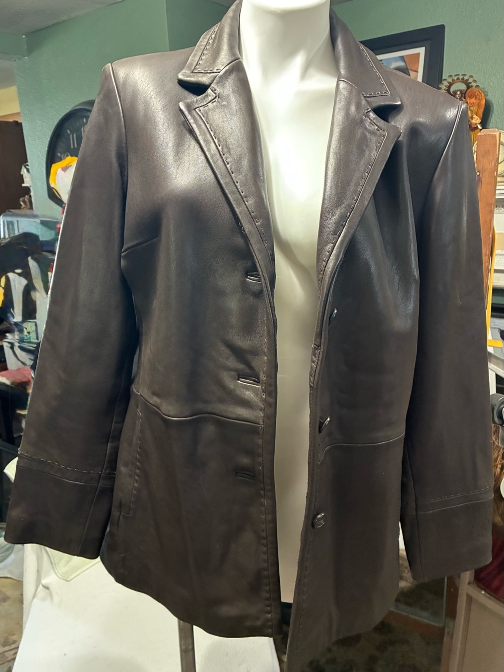 Jones New York Women's Brown Leather Jacket w/whipstitching detail-L EUC!